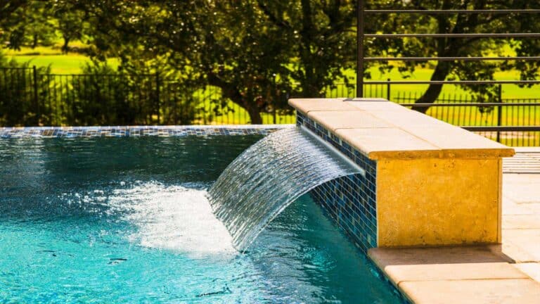 Hills edgeless pool fountain sap 01