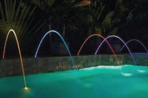 Pool features fountain lights